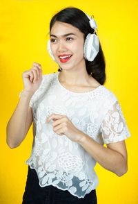 Portrait of a smiling young woman