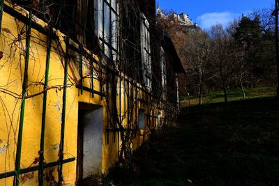 Abandoned building against sky