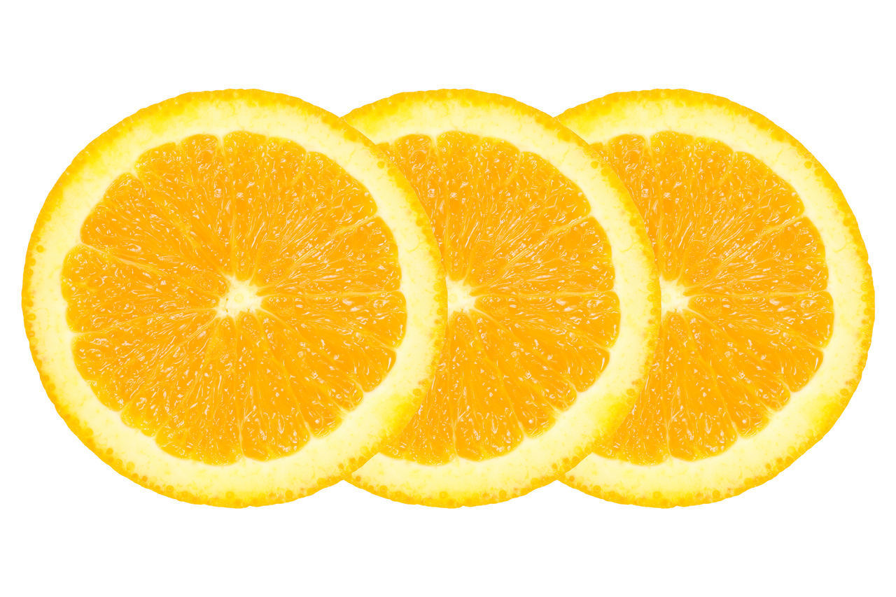 CLOSE-UP OF ORANGE SLICES