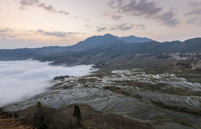 Yuanyang rice terrace, yunnan at dawn, china