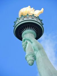 Statue of liberty against sky