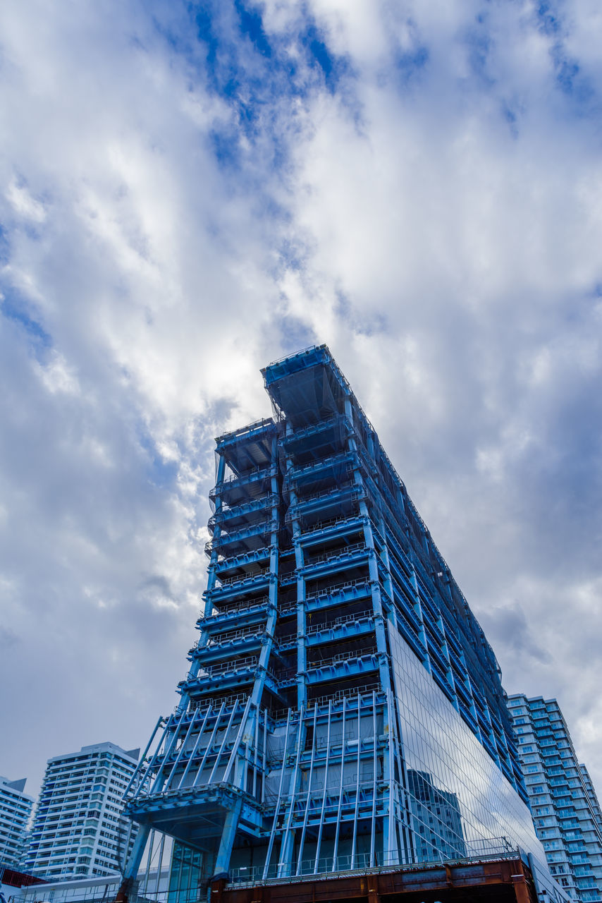 building exterior, architecture, built structure, cloud - sky, sky, city, modern, building, low angle view, office, office building exterior, nature, no people, tall - high, skyscraper, day, outdoors, glass - material, blue, financial district