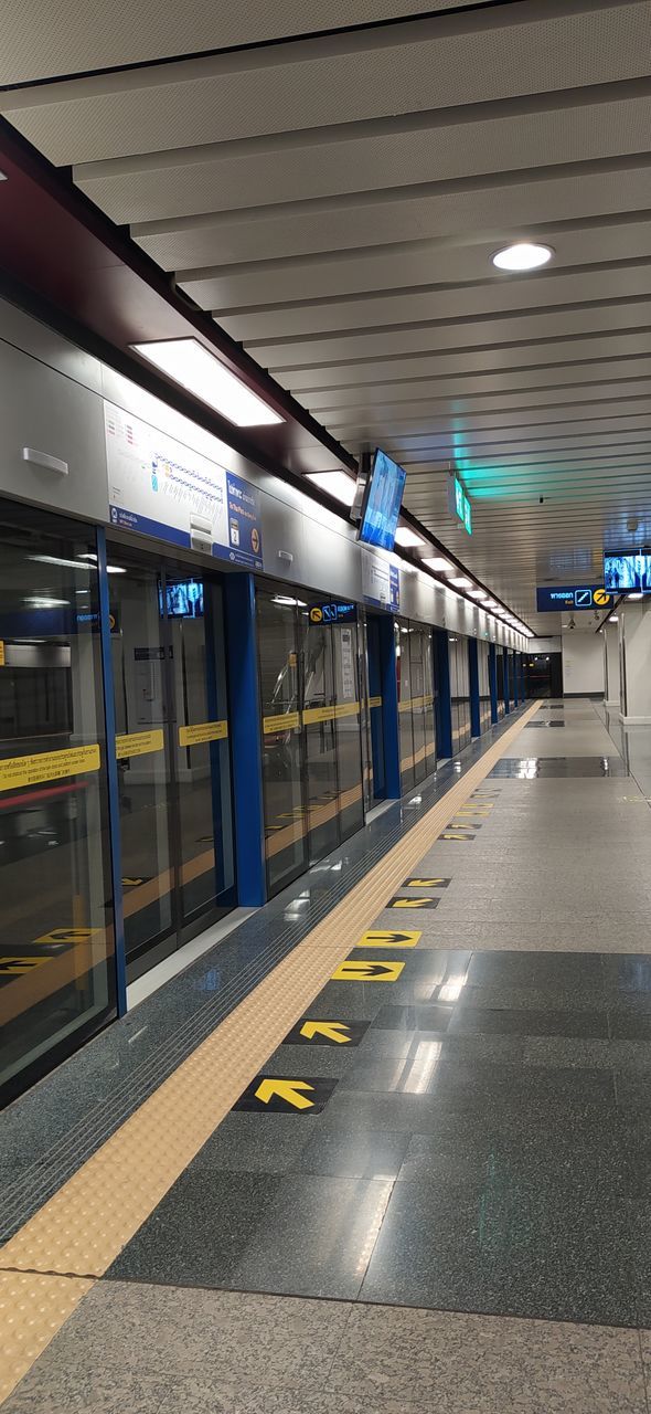 EMPTY SUBWAY STATION