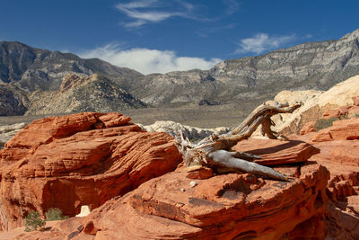 Scenic view of rocky mountains against sky. red rock canyon, nevada 