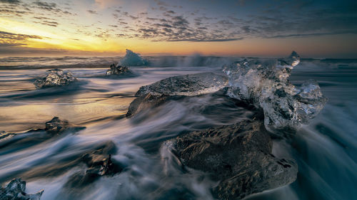 Strong waves on diamond beach, iceland