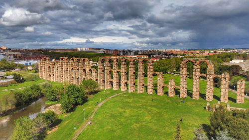 Roman aqueduct of the miracles in the city of mérida spain.declared a world heritage site by unesco.