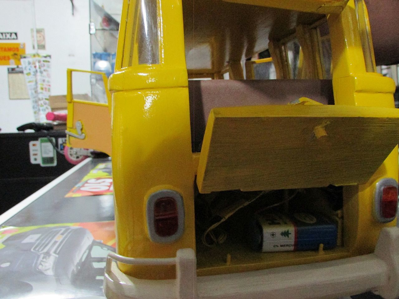 CLOSE-UP OF YELLOW MACHINE