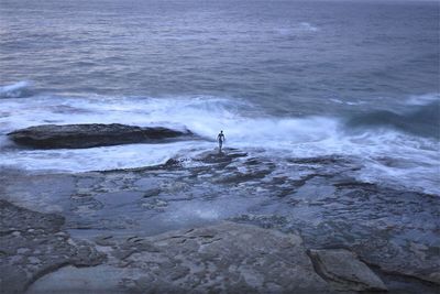 Waves splashing on rocks