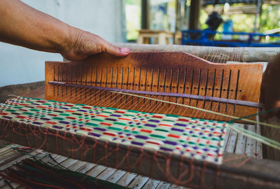 Cropped hand weaving loom