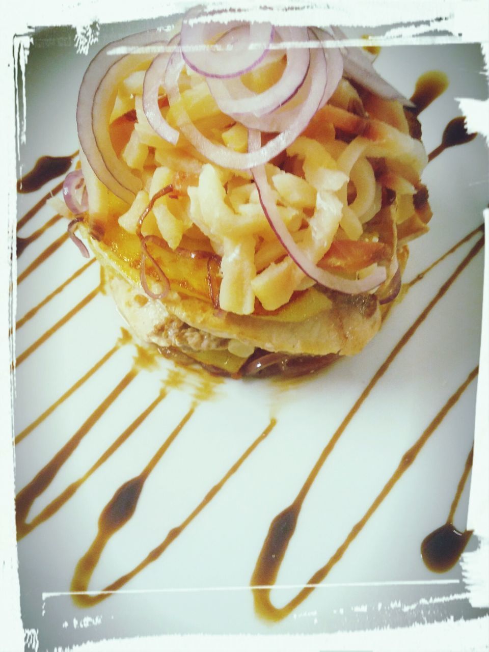 CLOSE-UP OF PASTA IN PLATE