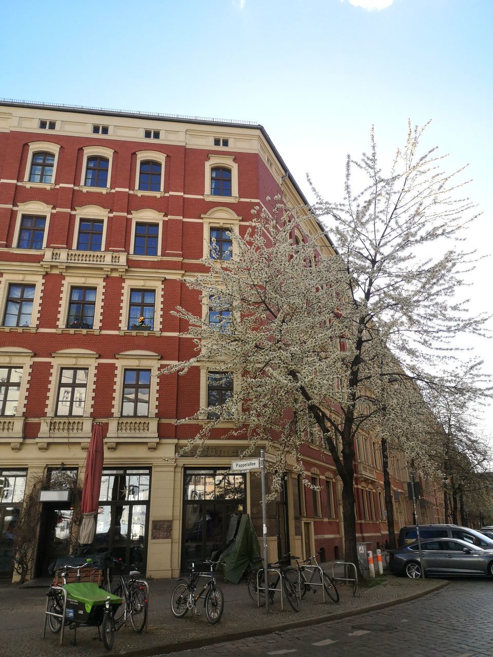 VIEW OF BUILDINGS AGAINST SKY