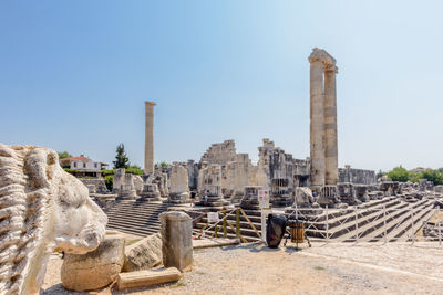 Ruins of building against clear sky