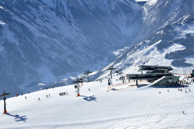 People skiing