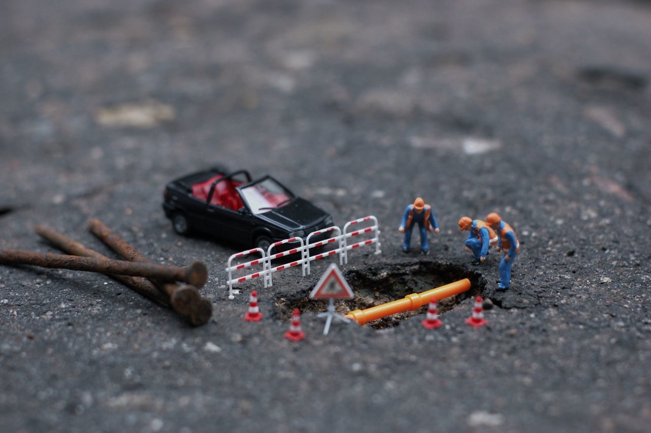 CLOSE-UP OF PEOPLE ON BEACH