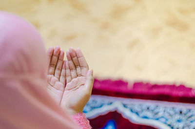 Close-up of woman hand