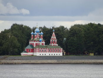 Building against cloudy sky