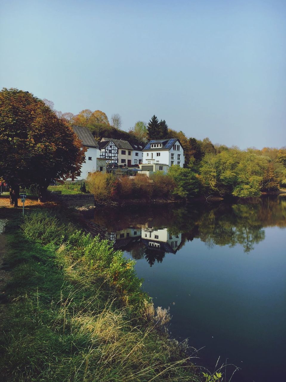 HOUSES IN A LAKE