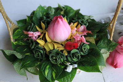 Close-up of pink rose bouquet