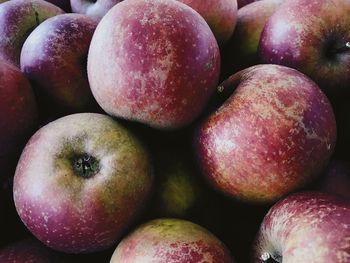 Full frame shot of apples