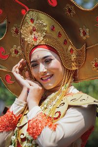 Portrait of young woman smiling