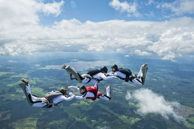 Skydivers in air