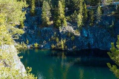 Marble quarry and lake in ruskeala mountain park. landscapes of karelia