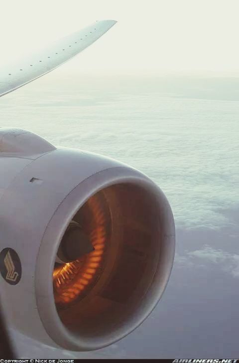 sea, airplane, air vehicle, horizon over water, water, flying, transportation, part of, scenics, aerial view, cropped, sky, nature, beauty in nature, aircraft wing, mode of transport, tranquil scene, tranquility, no people, travel