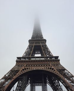 Eiffel  tower 