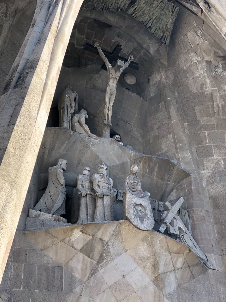 LOW ANGLE VIEW OF STATUE OF BUDDHA