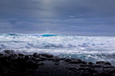 Scenic view of sea against sky in la réunion 