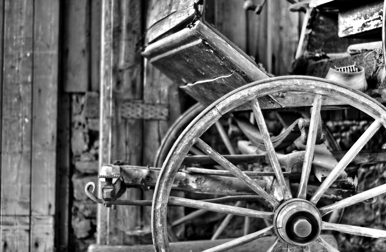 transportation, mode of transport, land vehicle, wheel, stationary, bicycle, metal, old, close-up, part of, rusty, old-fashioned, abandoned, cropped, tire, day, parked, outdoors, focus on foreground, no people