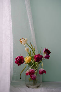 Close-up of rose bouquet in vase