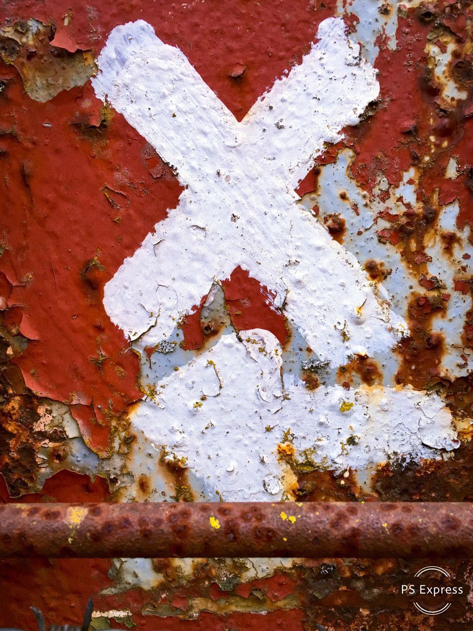 FULL FRAME SHOT OF RUSTY METAL WALL