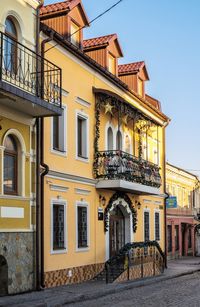 Historical buildings on the old street of kamianets-podilskyi old town quarter on a winter morning