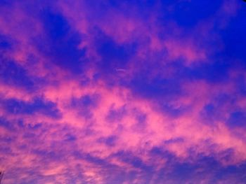 Low angle view of cloudy sky