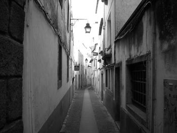 Narrow alley in city