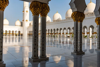 Sheikh zayed grand mosque in abu dhabi