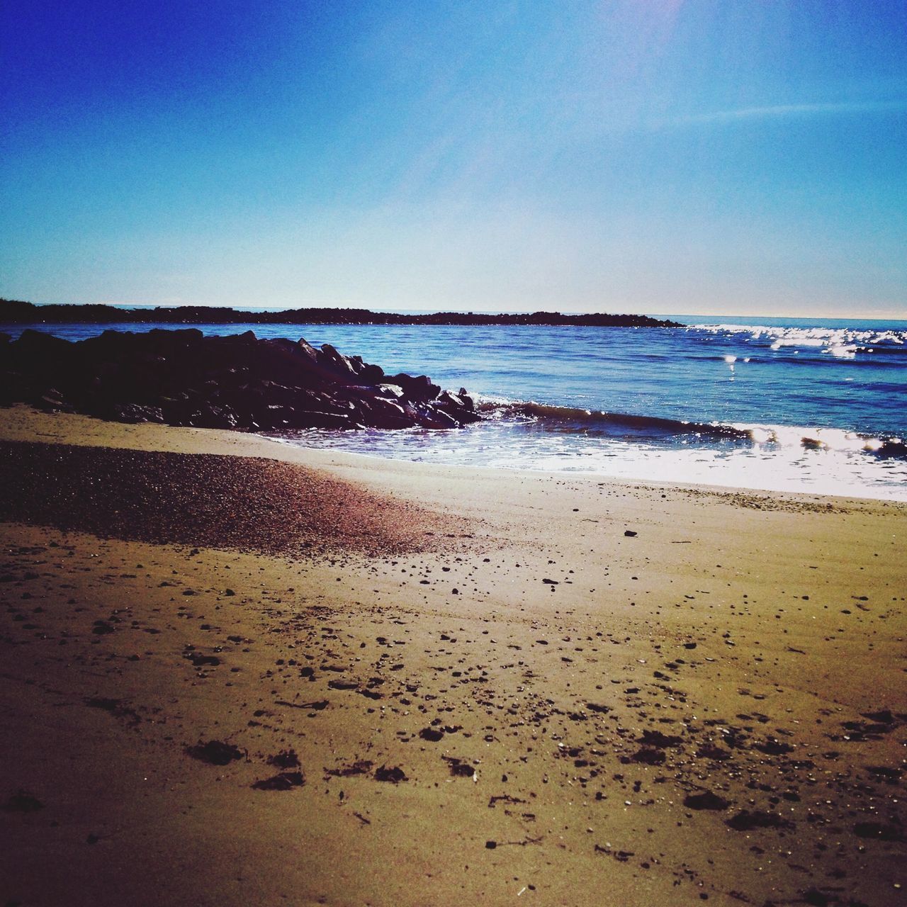 beach, sea, sand, shore, water, horizon over water, blue, scenics, tranquil scene, tranquility, beauty in nature, wave, nature, sky, coastline, clear sky, copy space, surf, idyllic, outdoors