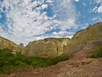 Rock formations on landscape against sky at serra da capivara national park piauí brazil 