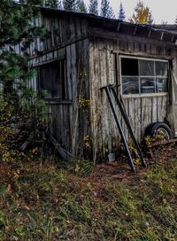 Abandoned house against sky