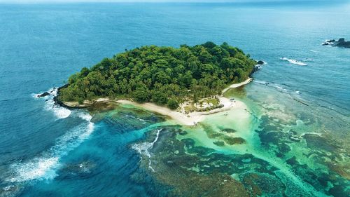 Drone view of isla mamey bay