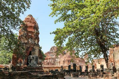 Old ruins of building against sky