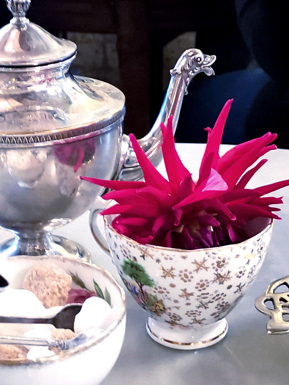 CLOSE-UP OF ICE CREAM IN GLASS VASE