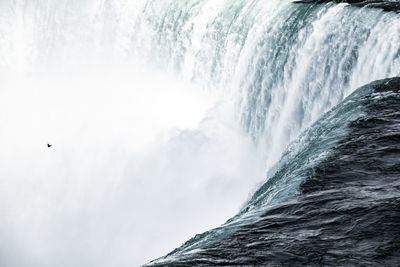 The zoomed in view of niagara waterfalls 