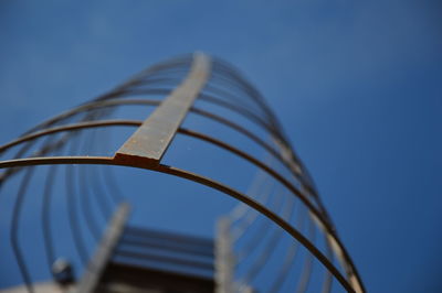 Zoom on a ladder on a silo