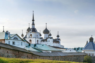 View of cathedral and buildings against sky