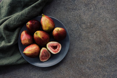 Fresh figs on a plate