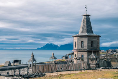 Tiny orthodox church in the arctic settlement of barentsburg