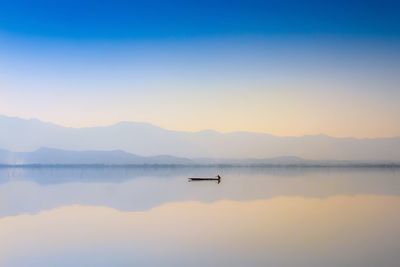 Calmness phayao lake in sunset
