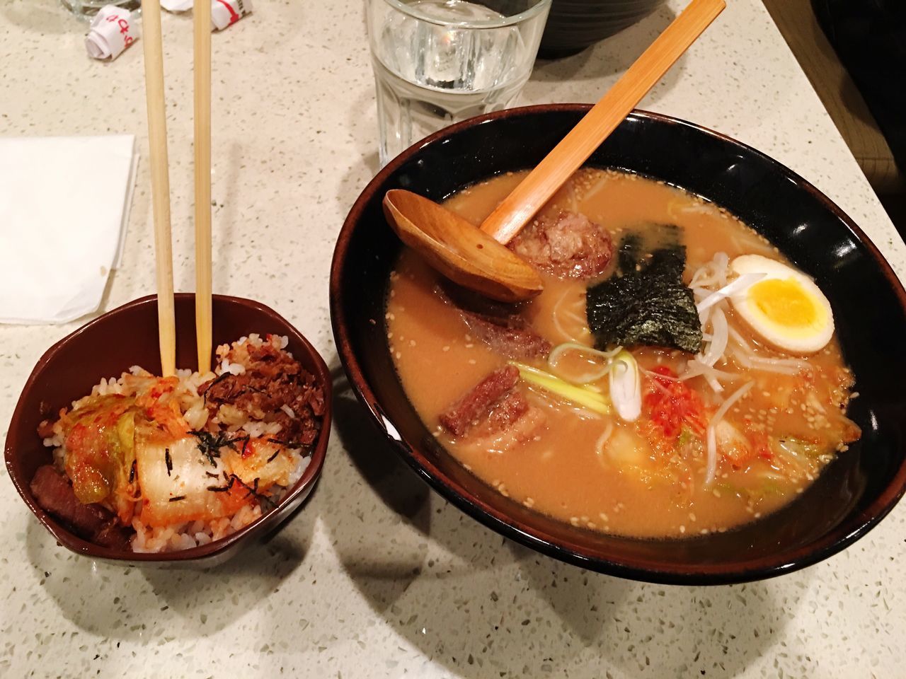 HIGH ANGLE VIEW OF SOUP IN BOWL